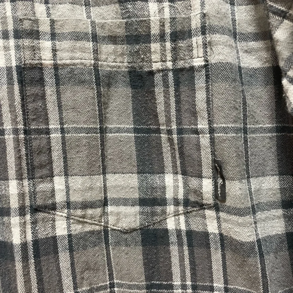Eddie Bauer Men’s XL Black & Gray Plaid Flannel Shirt Outdoorsy Camping Fishing - Picture 3 of 8